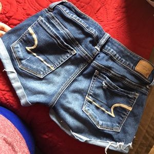 AE distressed shorts 🌞🌻✨
